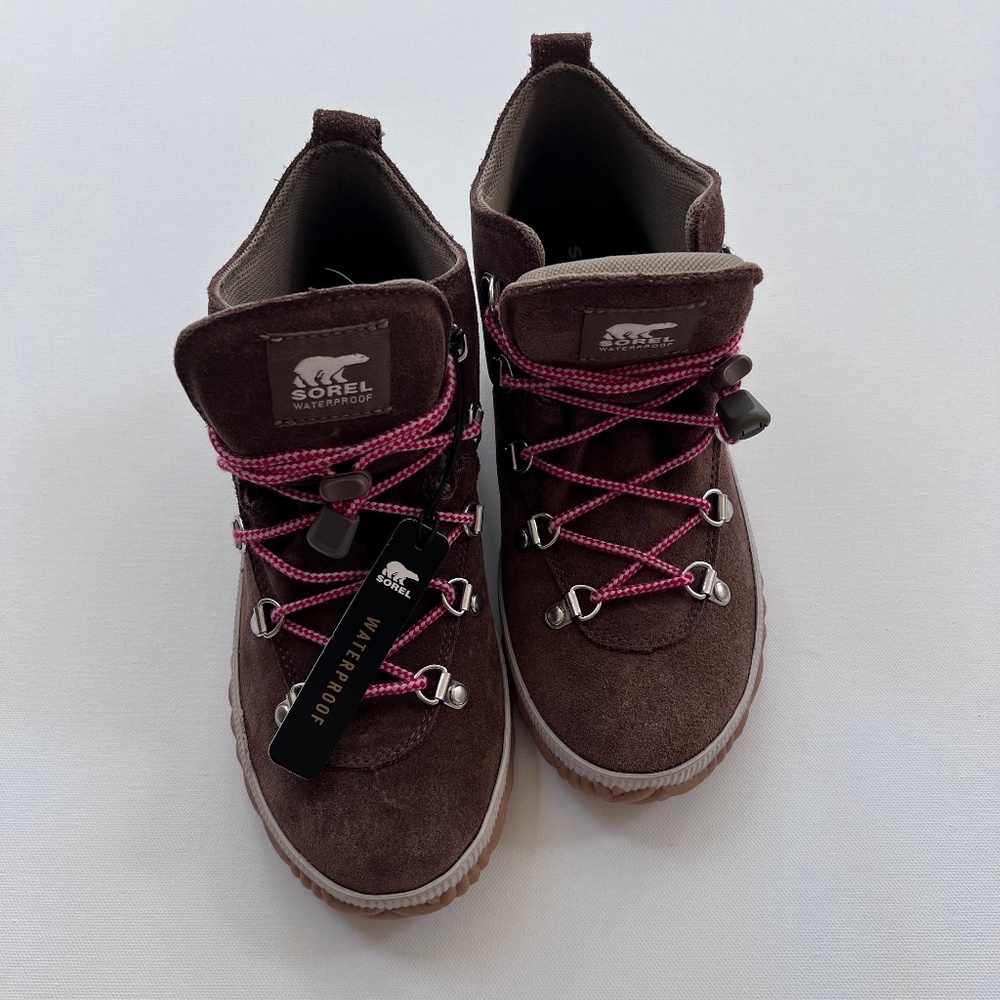 Sorel Kids Out n About Waterproof Boots NWT Kids Size 6